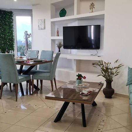 Physis Apt- Big Comfortable Apartment With View Kounoupidhiana Bagian luar foto